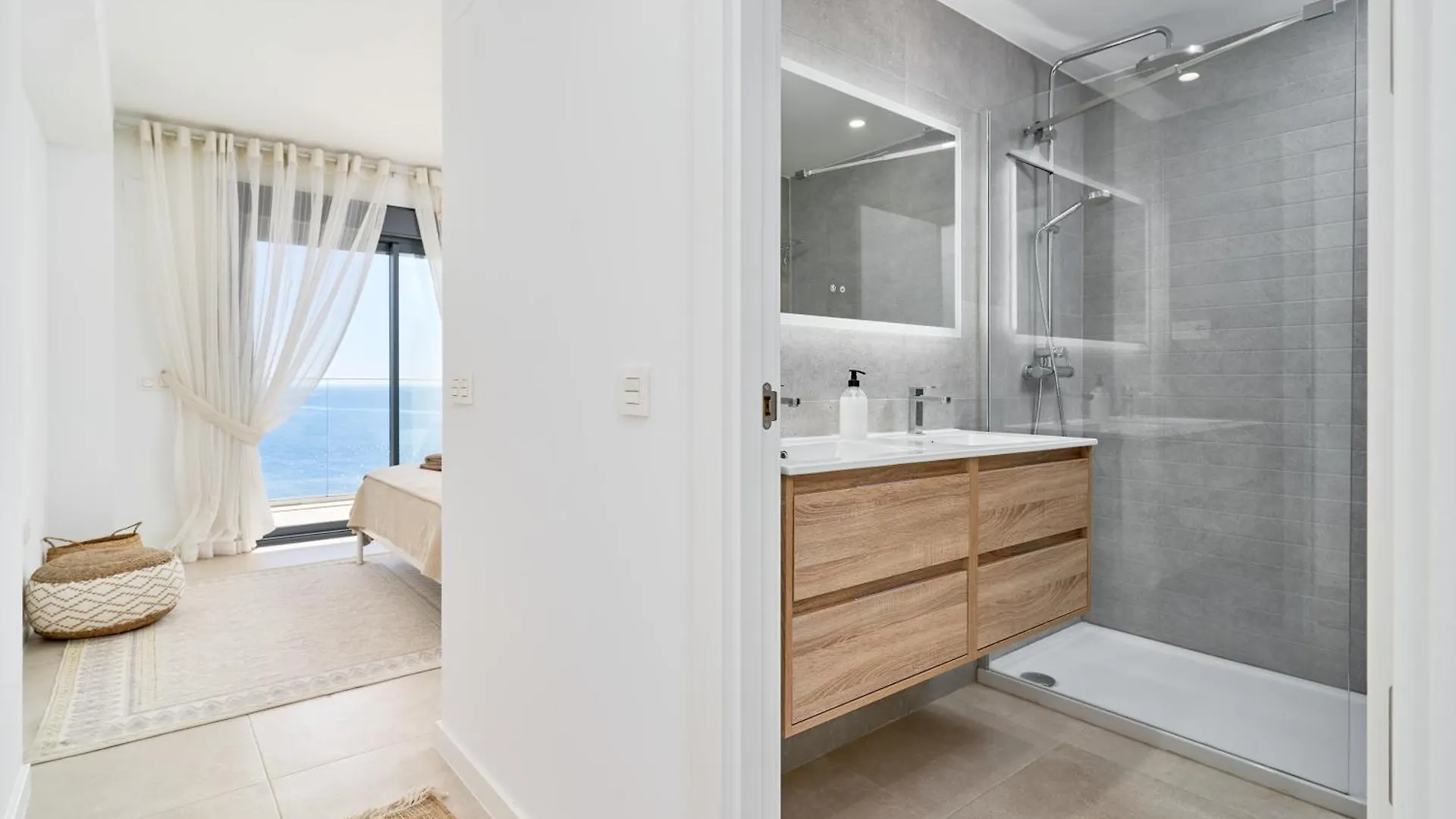 Icon Marina D Apartment La Herradura  Spain
